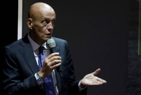 过门将扑救, 球的革命性 过门将扑救, 球的革命性