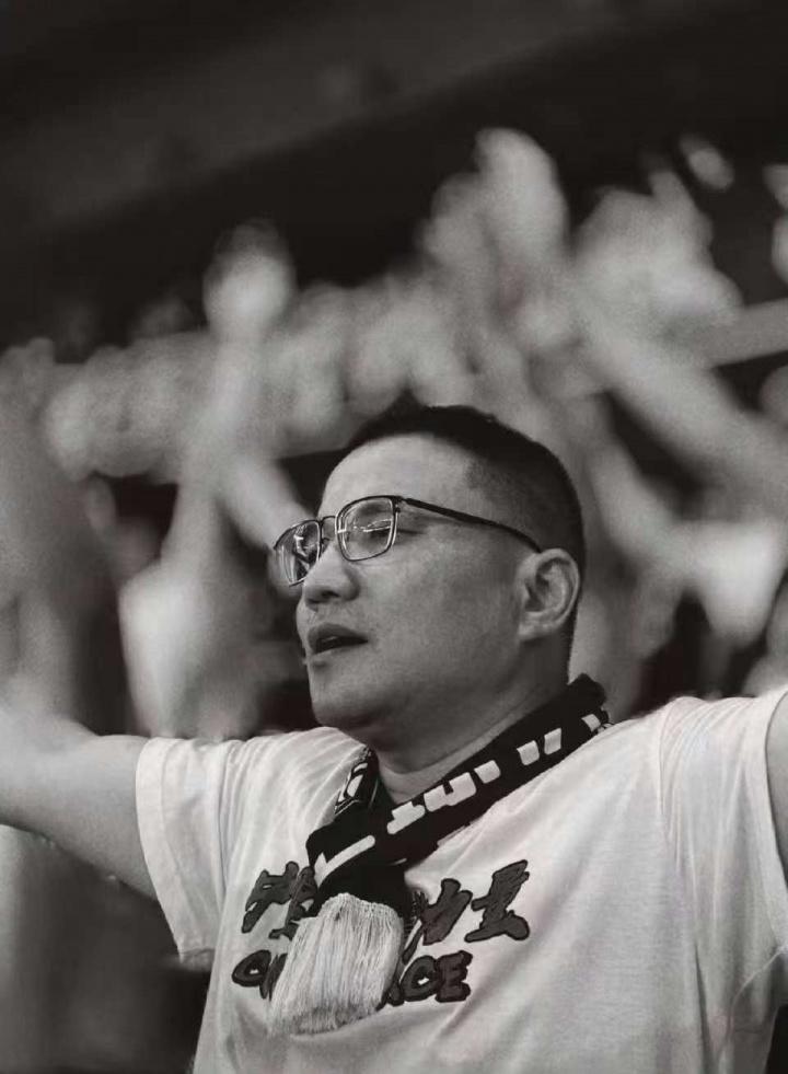 位永远的三, dingy